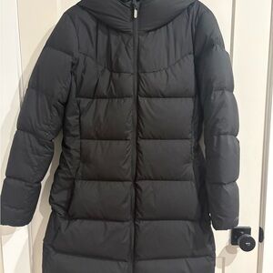 lululemon athletica Black Puffer Jacket Size 10